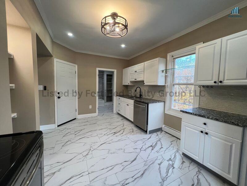 380 Wilson Rd #2 - Photo 4 of 26