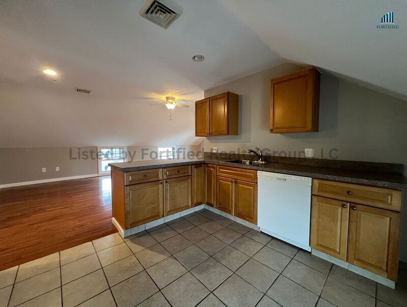 21 Pear St #3 - Photo 2 of 25