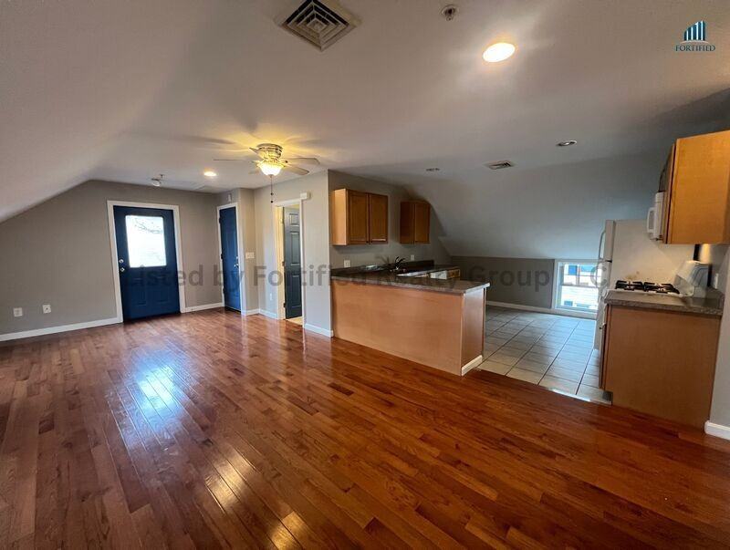 21 Pear St #3 - Photo 5 of 25