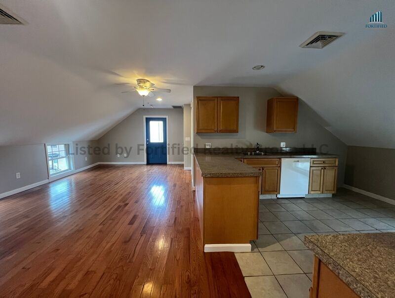 21 Pear St #3 - Photo 6 of 25