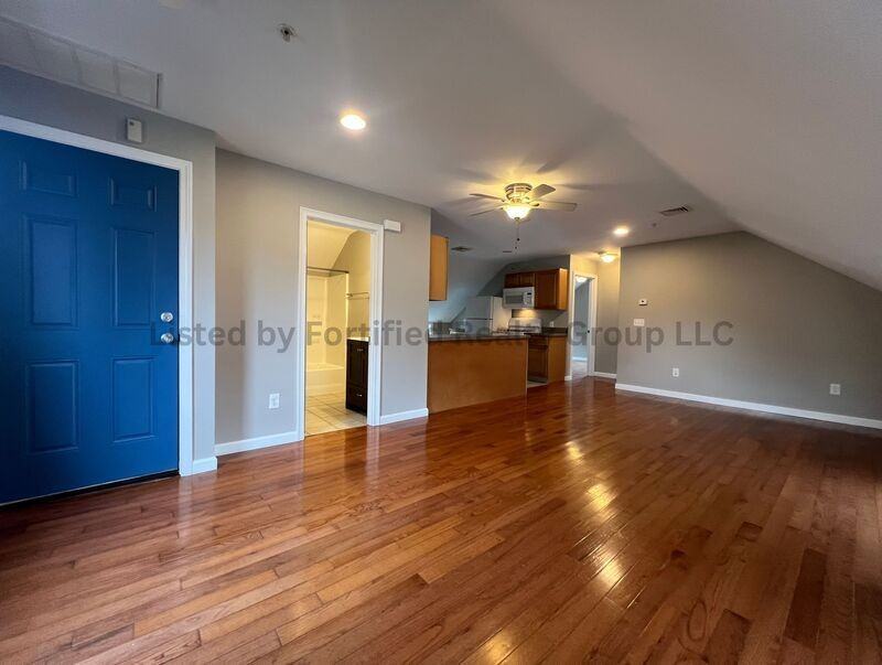 21 Pear St #3 - Photo 7 of 25