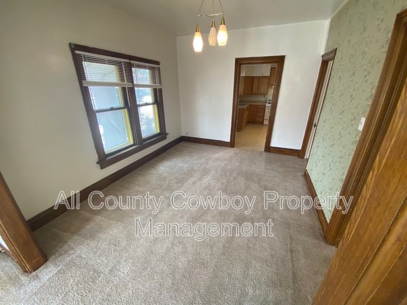 720 S 3rd St - Photo 6 of 11