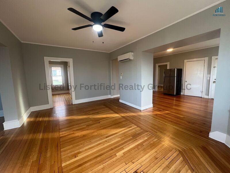 265 Middle St - Photo 3 of 26