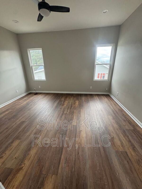 203 Green St #A - Photo 7 of 7