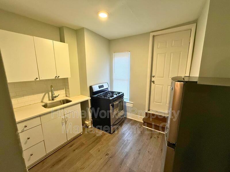 2449 Barclay St #2 - Photo 6 of 9