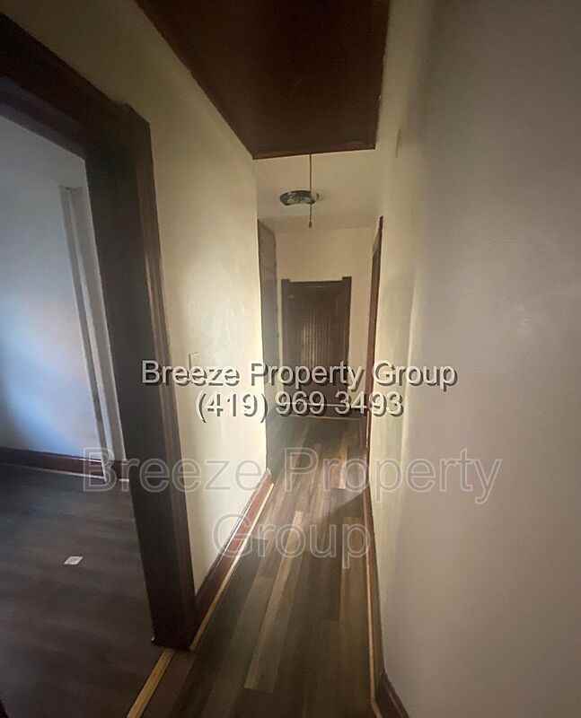 220 E Pearl St - Photo 5 of 8