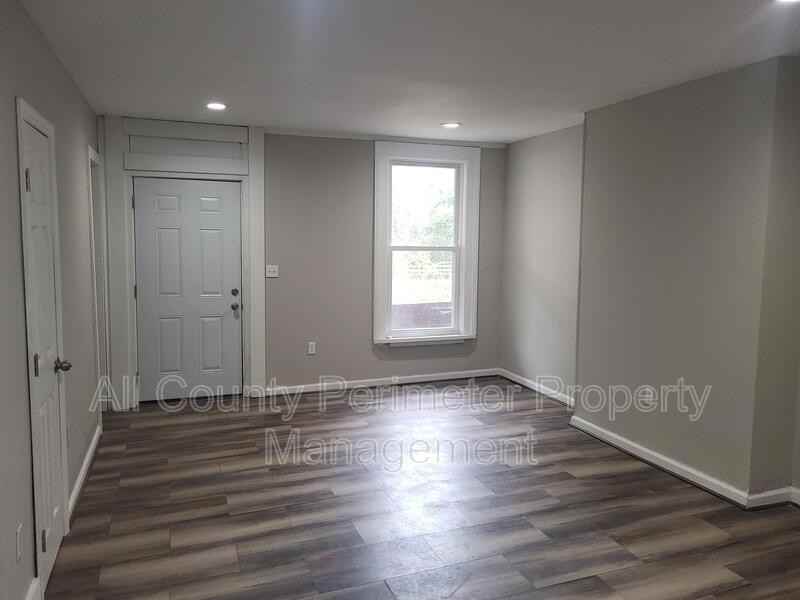 1249 Duncan Ave - Photo 3 of 11