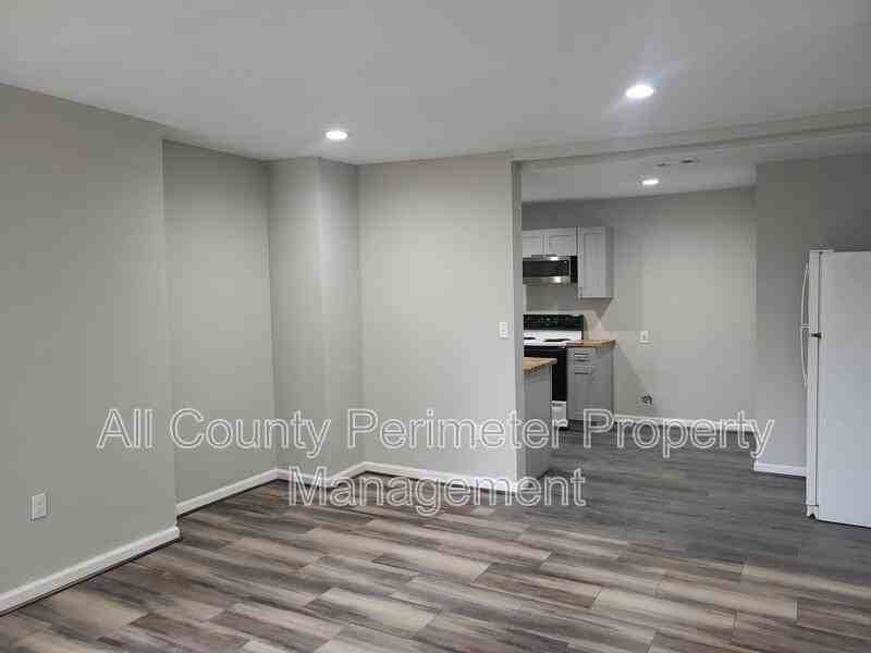 1249 Duncan Ave - Photo 5 of 11