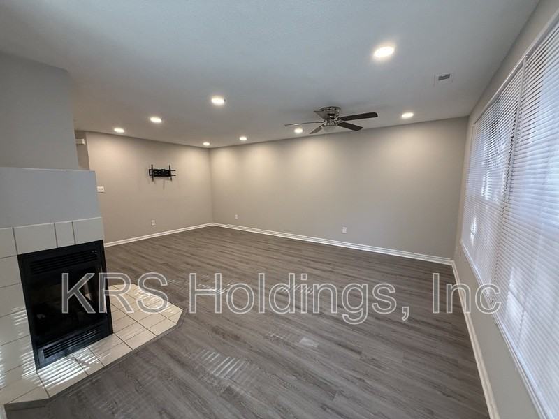 146 Corwin Cir - Photo 7 of 28