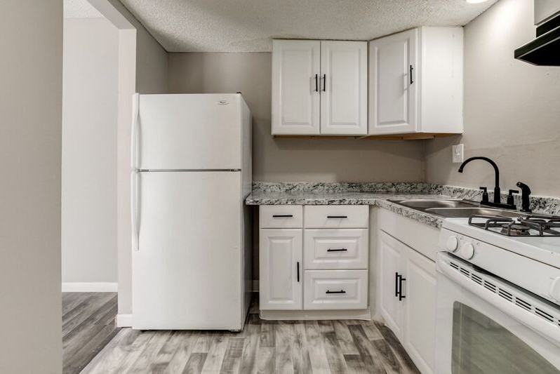 3307 Wood Ave - Photo 5 of 20