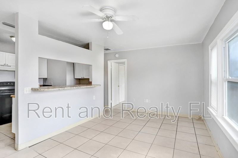 827 Paris Ave S #1 - Photo 3 of 18