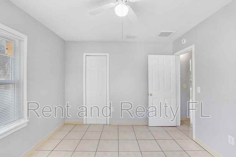 827 Paris Ave S #1 - Photo 6 of 18