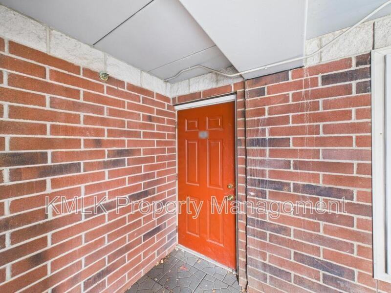 409 Brown St - Photo 2 of 27