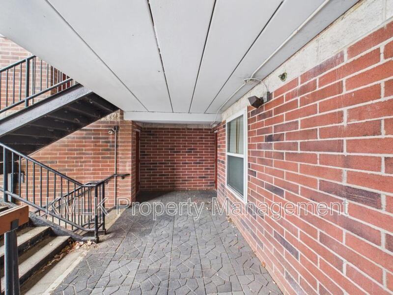 409 Brown St - Photo 3 of 27