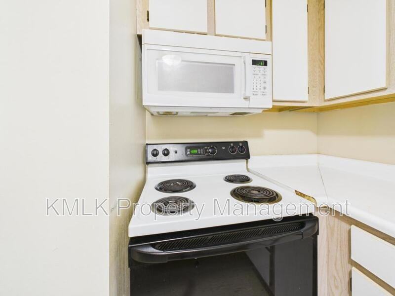 409 Brown St - Photo 7 of 27