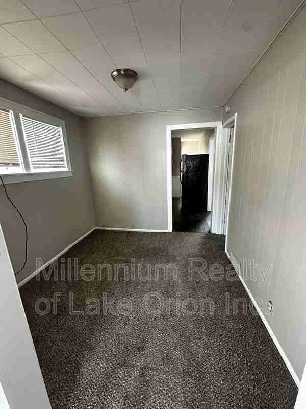 111 W Cornell Ave - Photo 3 of 10