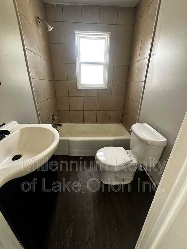 111 W Cornell Ave - Photo 6 of 10