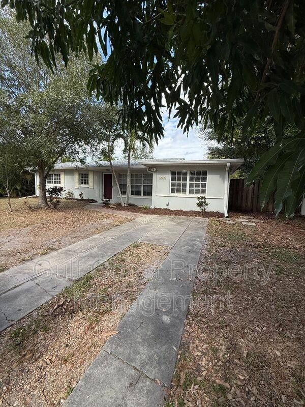 1545 Ransom St - Photo 3 of 37