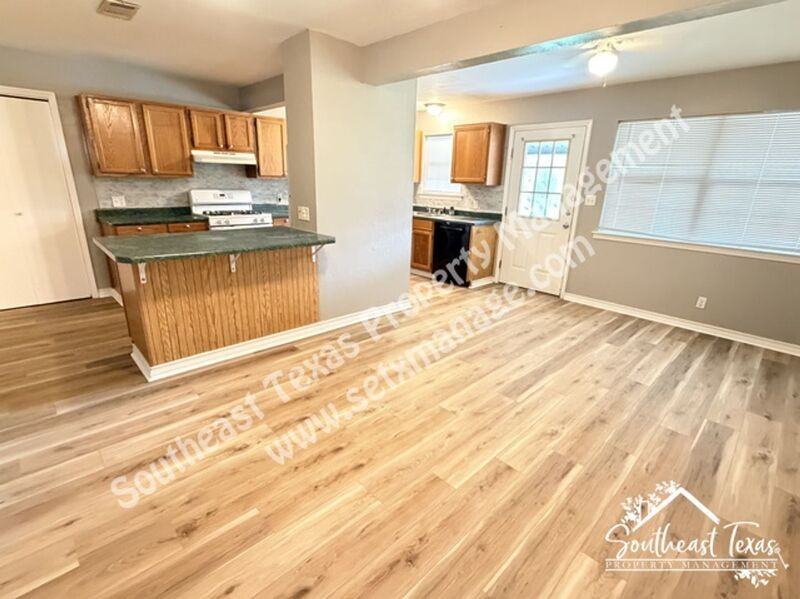 1441 Bassett St - Photo 3 of 16