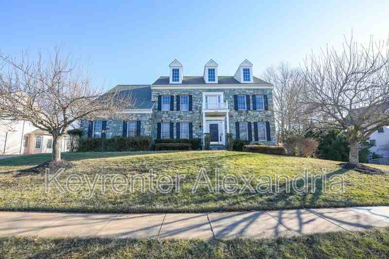 13568 Heritage Farms Dr - Photo 3 of 50