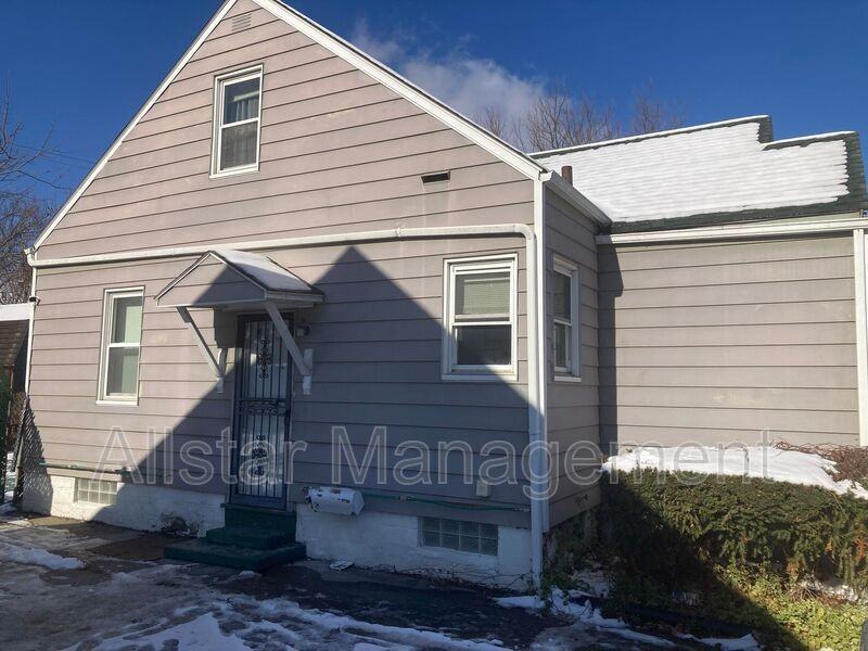 870 Frederick Blvd - Photo 2 of 10