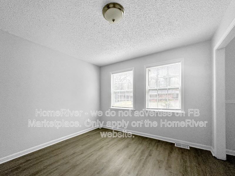 1880 Shamrock Dr - Photo 3 of 23