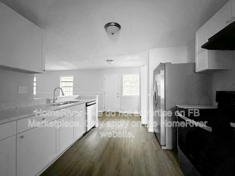 1880 Shamrock Dr - Photo 7 of 23