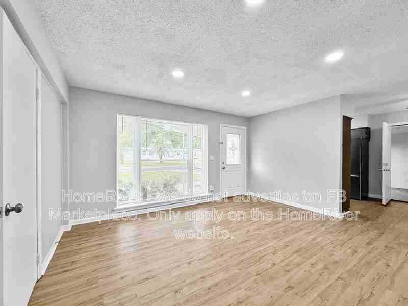 2035 Monteau Dr - Photo 3 of 22