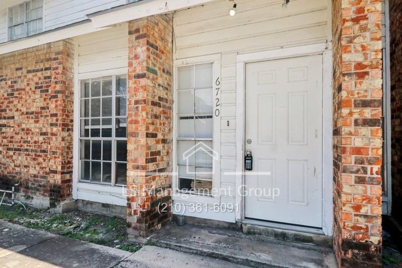 6720 Windsor Hollow Drive - Photo 2 of 29