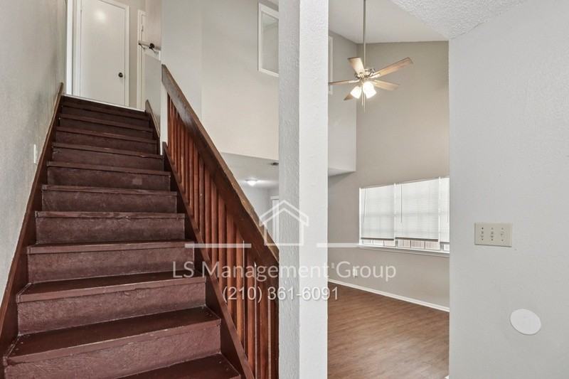 6720 Windsor Hollow Drive - Photo 3 of 29