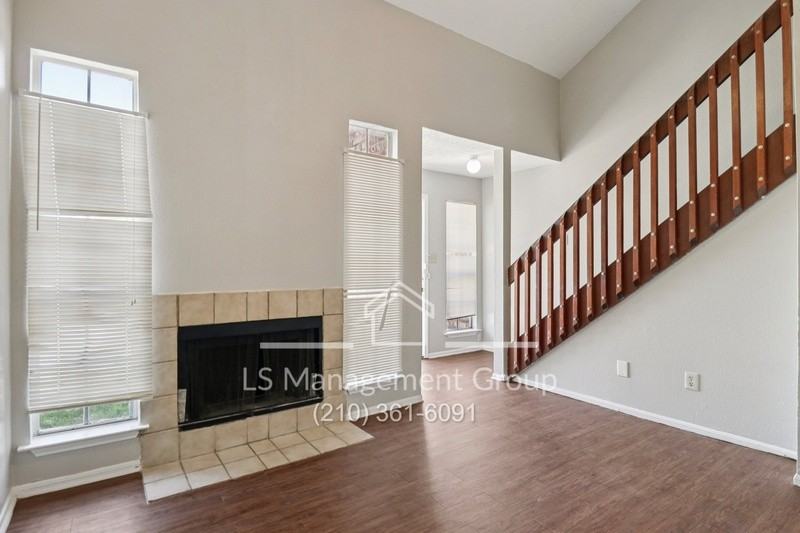 6720 Windsor Hollow Drive - Photo 4 of 29