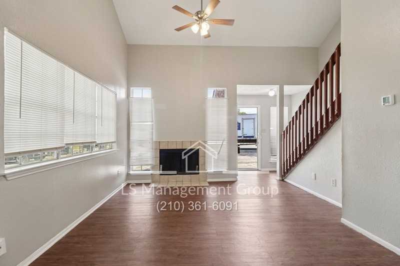6720 Windsor Hollow Drive - Photo 5 of 29