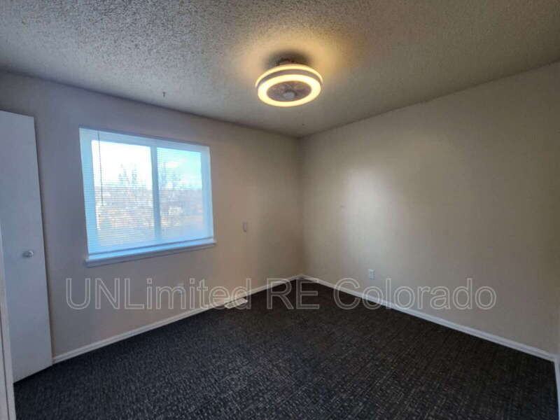 986 Croke Dr - Photo 7 of 23