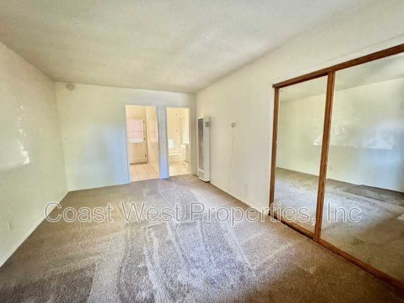 4275 Kendall St - Photo 7 of 8