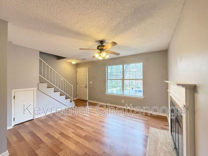 208 Cliftview Dr #B - Photo 3 of 13