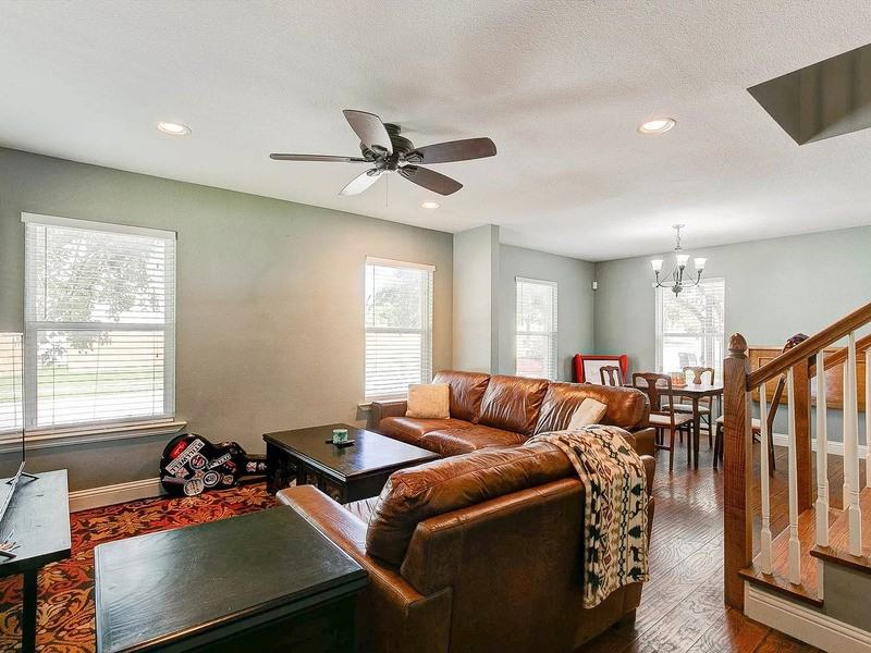 3201 Forest Park Blvd - Photo 3 of 18