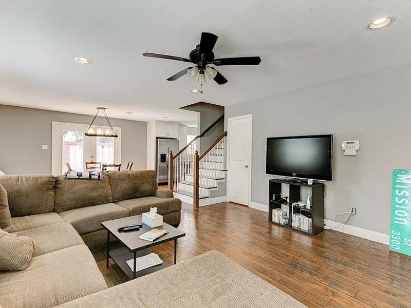 2313 W Devitt St - Photo 4 of 16