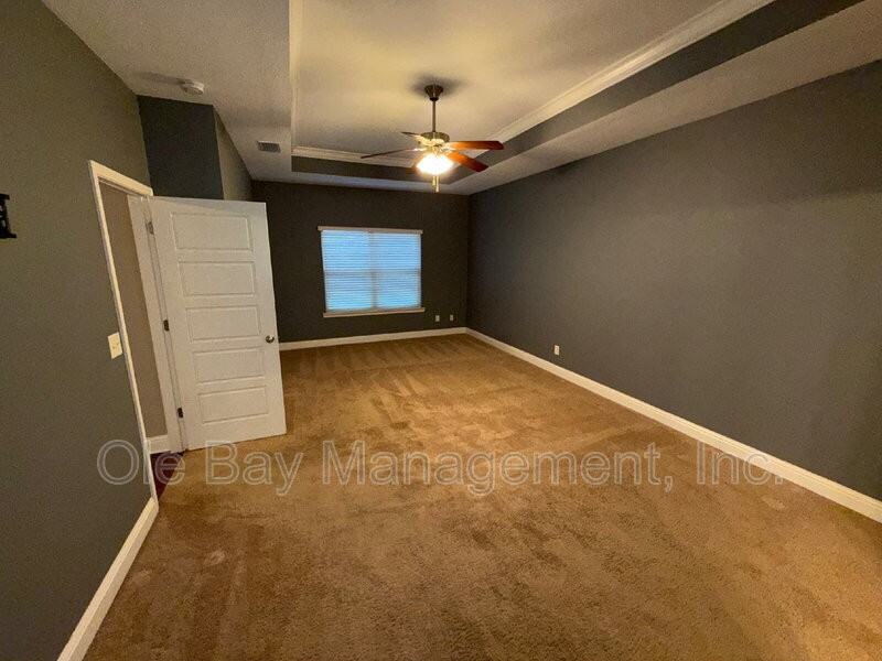 10013 Summer Woods Cir N - Photo 5 of 11