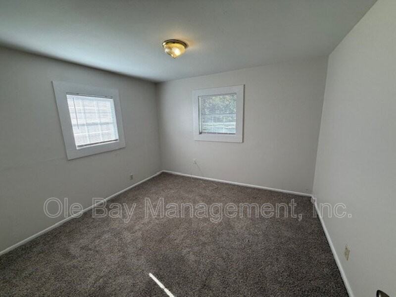 6014 Windy Hill Circle South - Photo 2 of 7