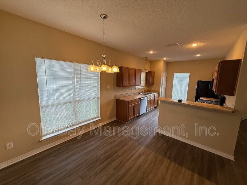 8732 Fangorn Rd - Photo 4 of 9