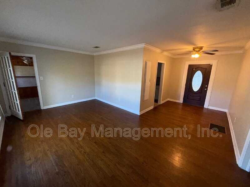 427 Myrtlewood Avenue - Photo 2 of 9