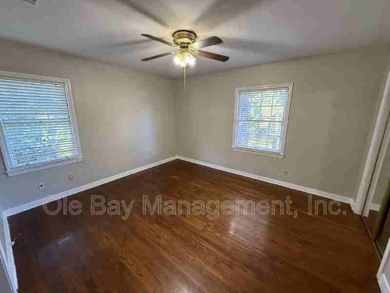 427 Myrtlewood Avenue - Photo 3 of 9