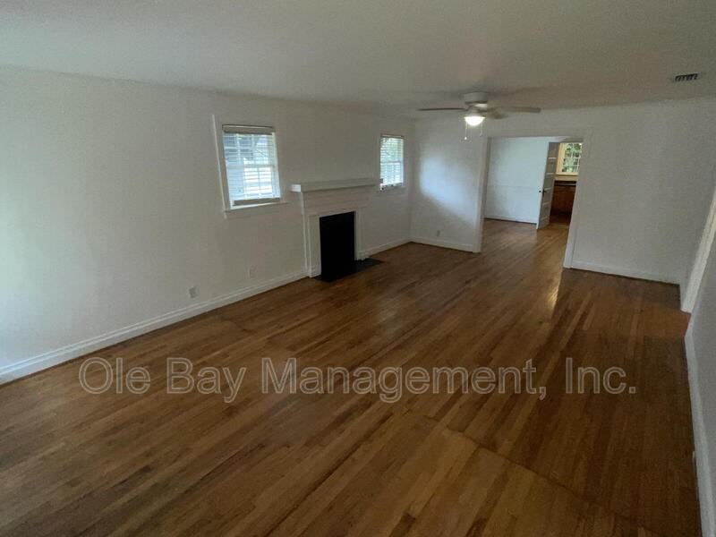 108 S Fulton St - Photo 2 of 11