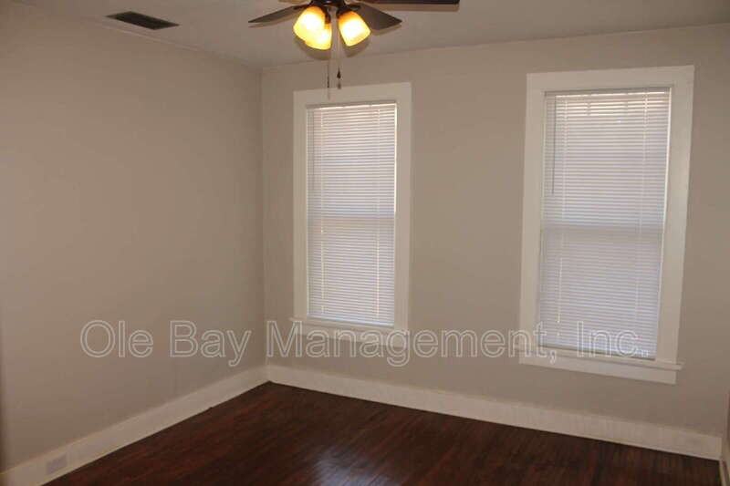 1725 Laurel St - Photo 6 of 7