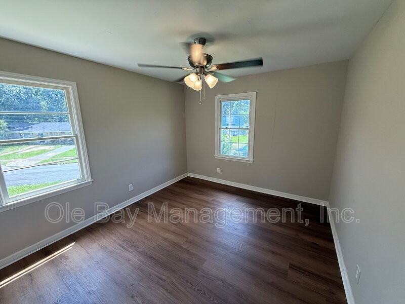 253 Vanderbilt Drive - Photo 3 of 10