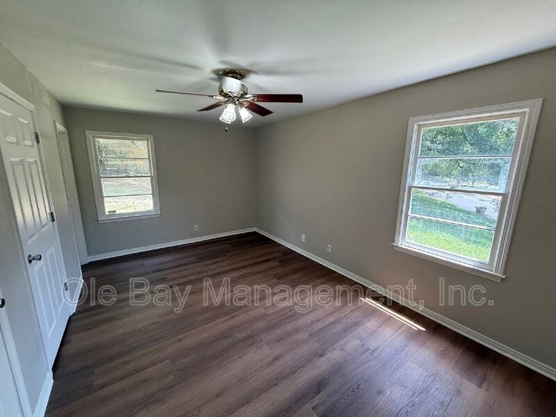 253 Vanderbilt Drive - Photo 4 of 10