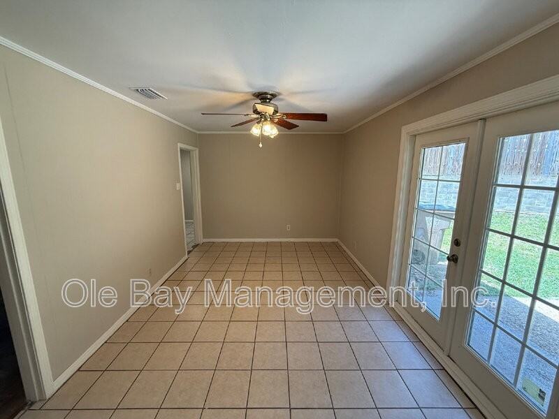 253 Vanderbilt Drive - Photo 7 of 10