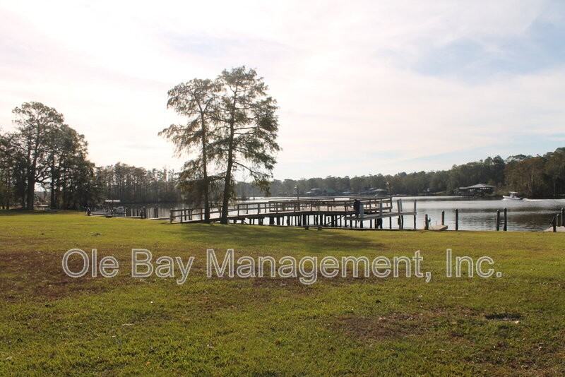 233 Riverbend Dr #205 - Photo 2 of 5