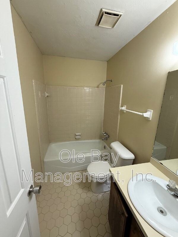 929 Navco Road - Photo 4 of 6