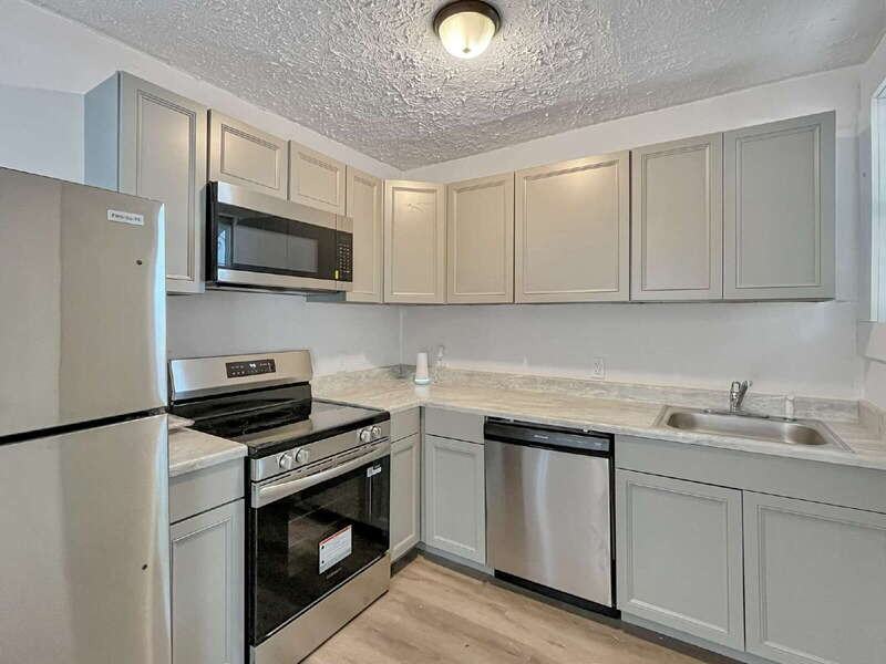 1121 East 53rd Street - Photo 3 of 16